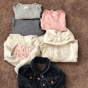 Gap lot of clothes